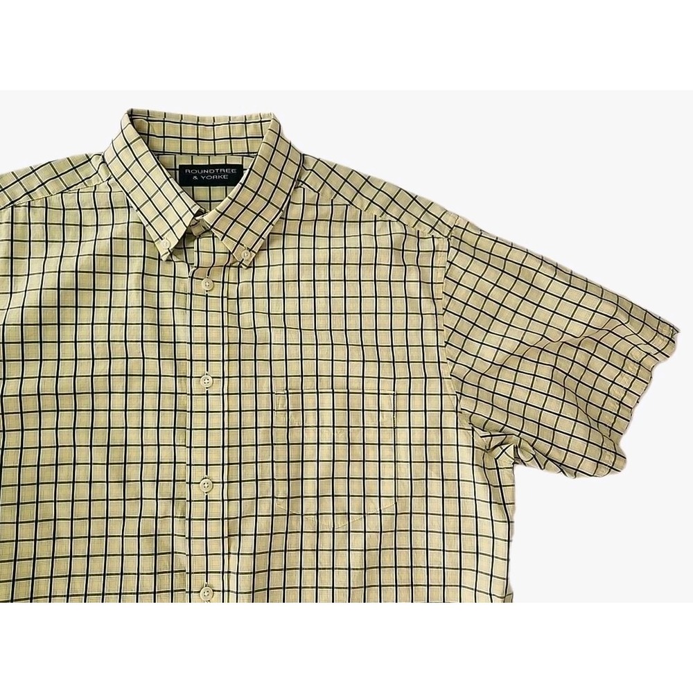Roundtree & Yorke Men's Large 100% Cotton Plaid Short Sleeve Button Lightweight